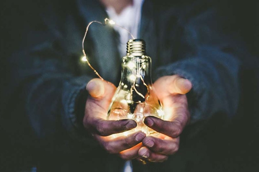 Holding an idea